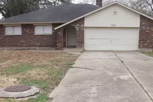 11810 Grapewood Dr, Houston, TX 77089 - Photo 1