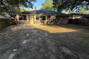 11810 Grapewood Dr, Houston, TX 77089 - Photo 13