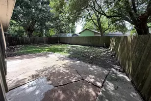 11810 Grapewood Dr, Houston, TX 77089 - Photo 13