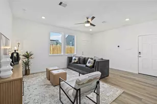 5923 Manning Oaks St, Houston, TX 77091 - Photo 9
