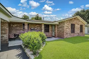120 Fern Ln, Highlands, TX 77562 - Photo 3