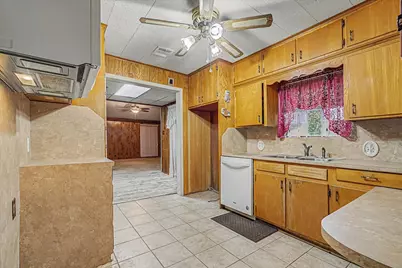 120 Fern Lane, Highlands, TX 77562 - Photo 7