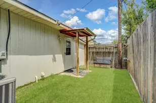 120 Fern Ln, Highlands, TX 77562 - Photo 35