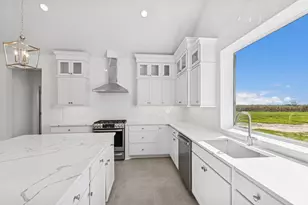 500 Cane Xing Lk Dr, Sealy, TX 77474 - Photo 9