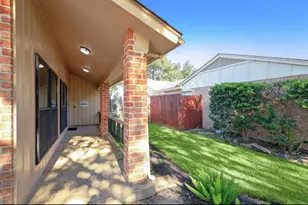 3023 Sam Houston Dr, Sugar Land, TX 77479 - Photo 3