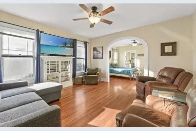 2524 Avenue Q 1/2, Galveston, TX 77550 - Photo 11