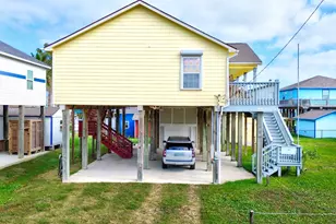 906 Meynig Dr, Crystal Beach, TX 77650 - Photo 3