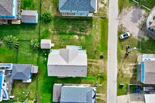 906 Meynig Dr, Crystal Beach, TX 77650 - Photo 31