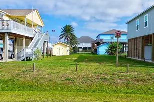 906 Meynig Dr, Crystal Beach, TX 77650 - Photo 33