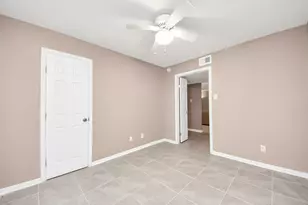5005 Georgi Ln, Houston, TX 77092 - Photo 11