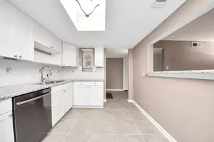 5005 Georgi Ln, Houston, TX 77092 - Photo 9