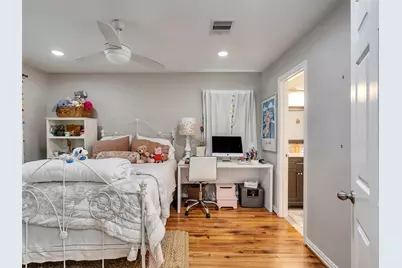 10309 Chesterfield Drive, Houston, TX 77051 - Photo 5
