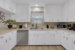 1217 Ivy Ave, Deer Park, TX 77536 - Photo 17