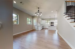 806 E 39th St, Houston, TX 77022 - Photo 13