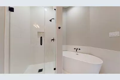 806 E 39th Street, Houston, TX 77022 - Photo 25