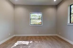 806 E 39th St, Houston, TX 77022 - Photo 35