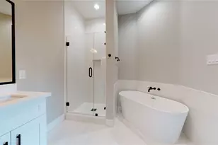 806 E 39th St, Houston, TX 77022 - Photo 27