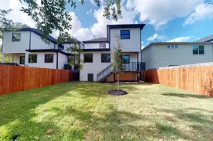 806 E 39th St, Houston, TX 77022 - Photo 1