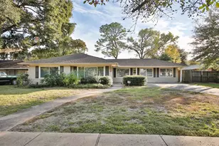 4809 Saxon St, Bellaire, TX 77401 - Photo 3