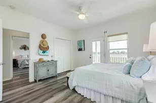13817 Doubloon Ave, Galveston, TX 77554 - Photo 23
