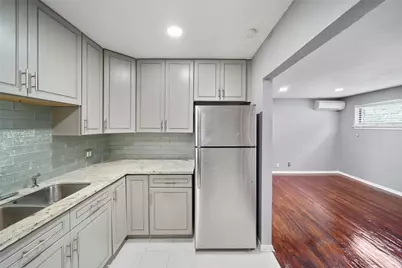 311 Hawthorne Street #1, Houston, TX 77006 - Photo 9