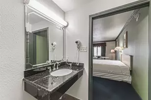 1025 Swanson St, Houston, TX 77030 - Photo 17