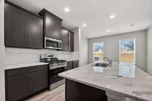 2107 Spring Hollow Dr, Baytown, TX 77521 - Photo 13