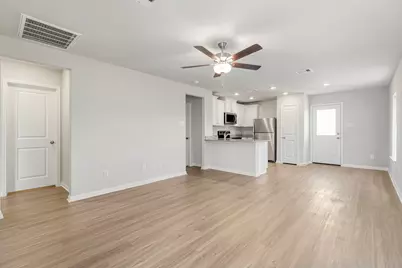 8212 Alpine Bearberry Drive, Houston, TX 77016 - Photo 3
