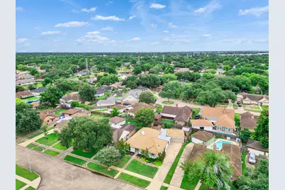 10519 Kirkwren Drive, Houston, TX 77089 - Photo 15
