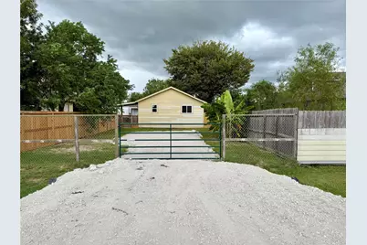4731 Colony Lane, Rosharon, TX 77583 - Photo 9