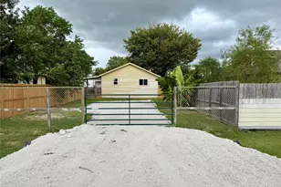 4731 Colony Ln, Rosharon, TX 77583 - Photo 9
