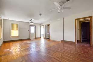 209 Avenue H, Van Vleck, TX 77482 - Photo 3