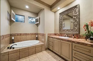 2 Lacewood Ln, Piney Point Village, TX 77024 - Photo 35