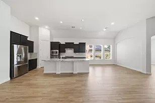 10243 S Goshawk Trl, Conroe, TX 77385 - Photo 11
