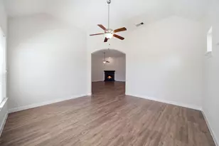 10243 S Goshawk Trl, Conroe, TX 77385 - Photo 17