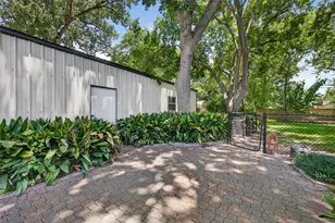 12803 Fairlane Dr, Pearland, TX 77581 - Photo 35