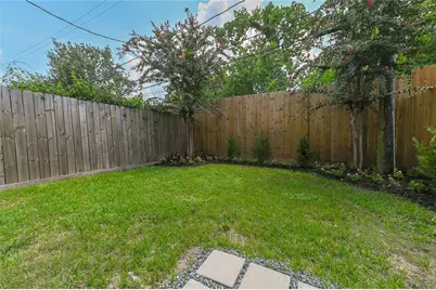 1834 Woodvine Drive, Houston, TX 77055 - Photo 23