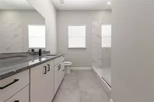 1834 Woodvine Dr, Houston, TX 77055 - Photo 13