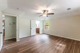 3660 Redbud Ln, Huntsville, TX 77340 - Photo 11