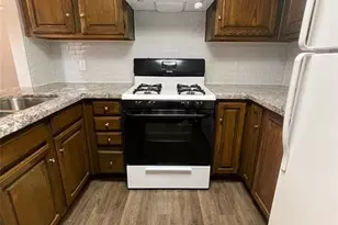 1208 N Logan St, Texas City, TX 77590 - Photo 3