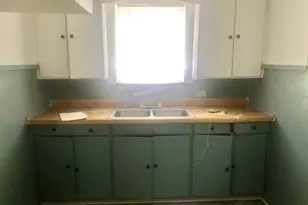 603 Lundy St, El Campo, TX 77437 - Photo 9