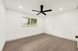 11306 Valley Spring Dr, Houston, TX 77043 - Photo 31