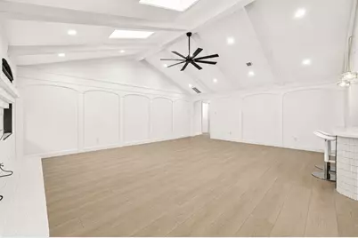 11306 Valley Spring Drive, Houston, TX 77043 - Photo 13