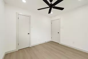 11306 Valley Spring Dr, Houston, TX 77043 - Photo 35