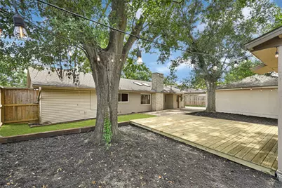 11306 Valley Spring Drive, Houston, TX 77043 - Photo 43