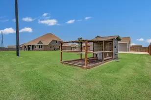 14018 Hawthorne Cir, Mont Belvieu, TX 77523 - Photo 37