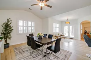 14018 Hawthorne Cir, Mont Belvieu, TX 77523 - Photo 21