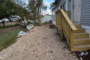 1610 Texas St, Alvin, TX 77511 - Photo 5