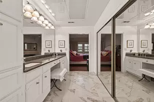 262 Sugar Berry Cir, Houston, TX 77024 - Photo 35