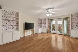 5235 Arboles Dr, Houston, TX 77035 - Photo 5